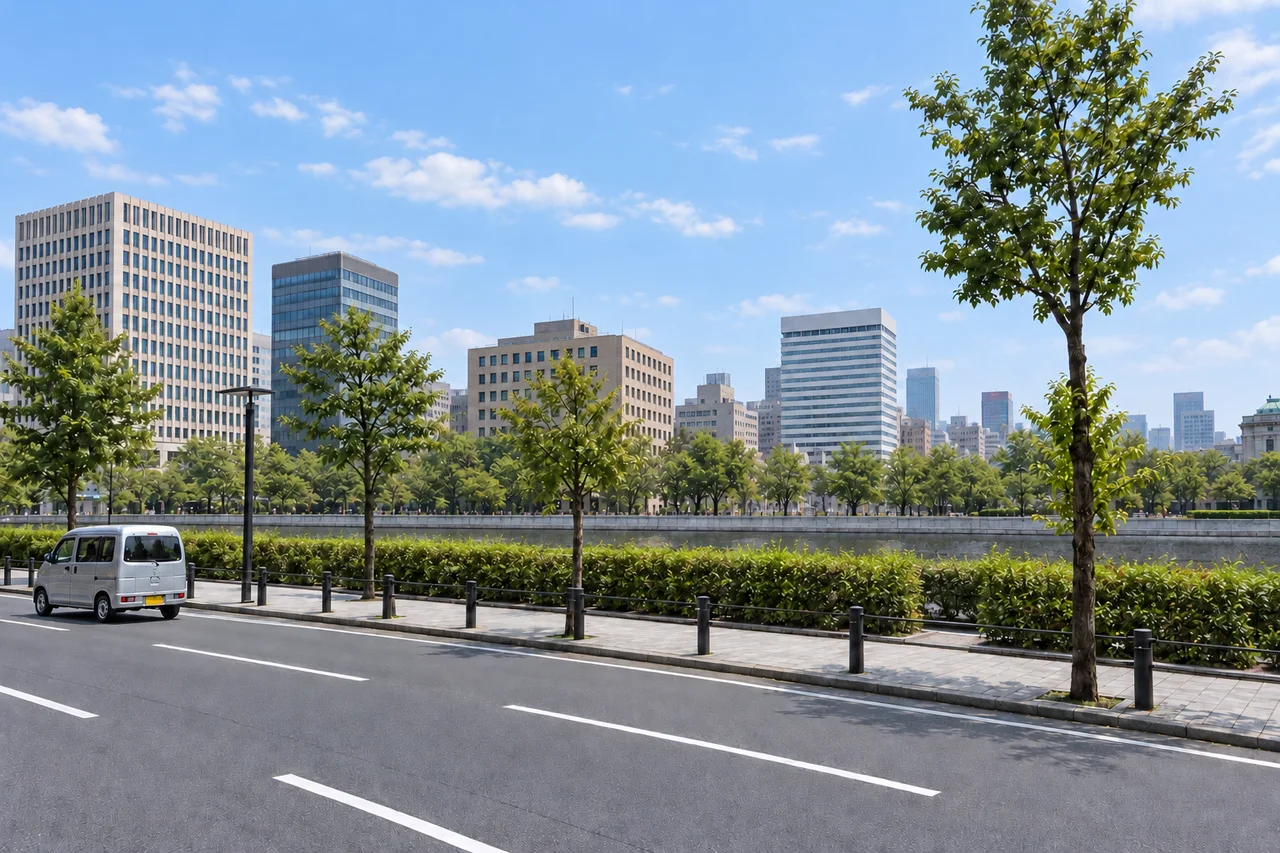 土佐堀川沿いのビル街と歩道（AI生成の参考イメージ）