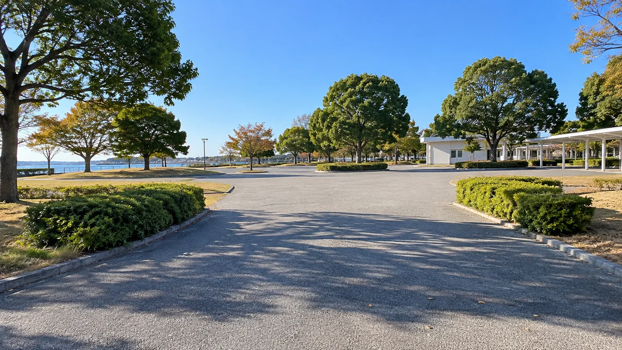 ここから5kmの周回を8回・赤穂海浜公園の園路・広場を望む(AI生成の参考イメージ)