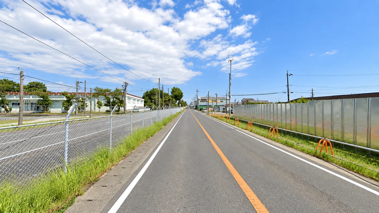 折り返してからも、約8km・基地外周の折り返し付近（AI生成の参考イメージ）