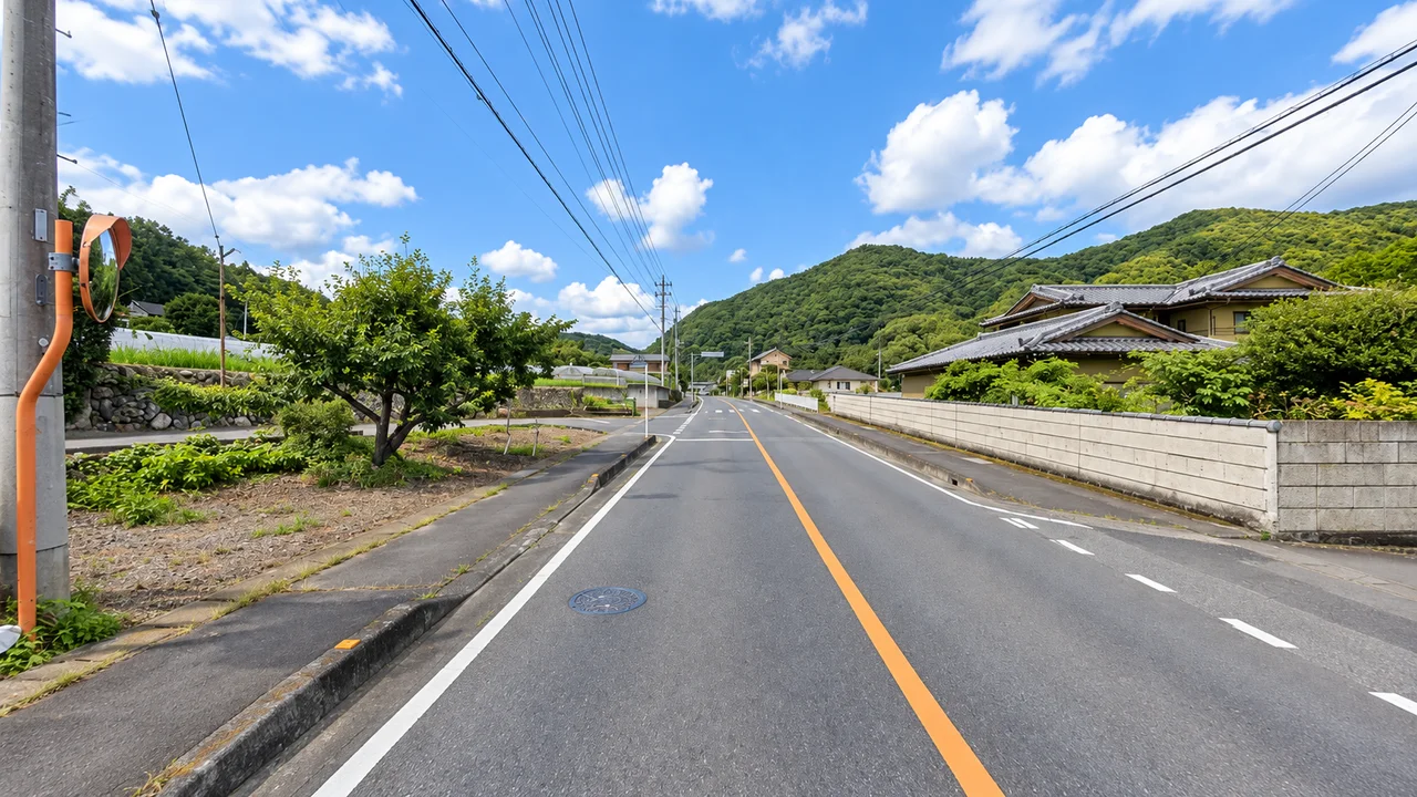 気づきにくい緩い上りが続く・桐生川沿いを山側へ向かう道(AI生成の参考イメージ)