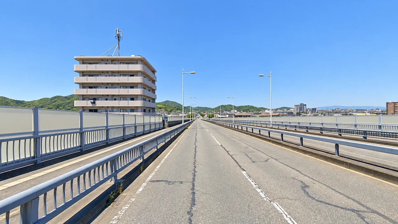 復路の熊本西大橋を越える・復路の熊本西大橋（AI生成の参考イメージ）